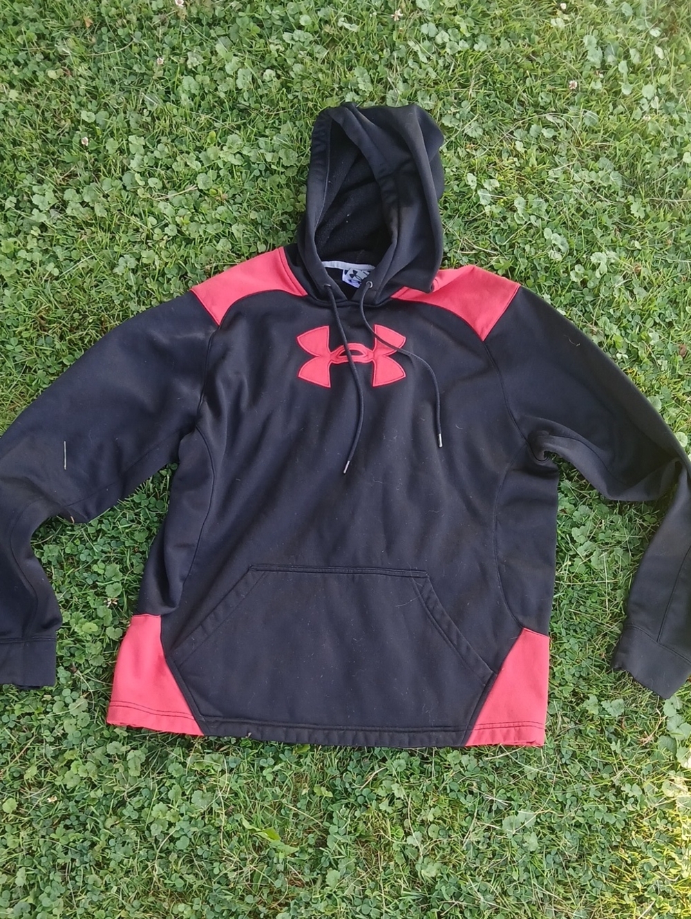 Under Armour Black & Red Logo Hoodie Size Medium